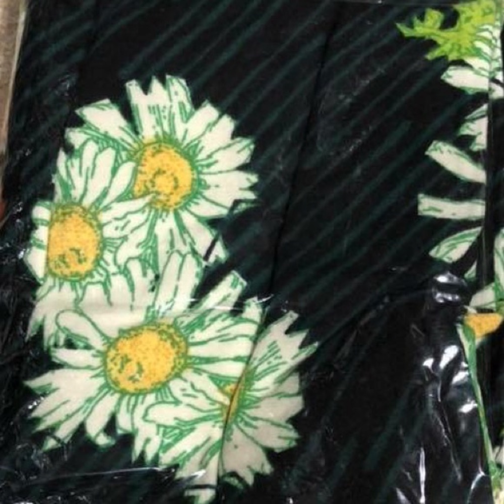 LuLaRoe OS leggings size 0-10
